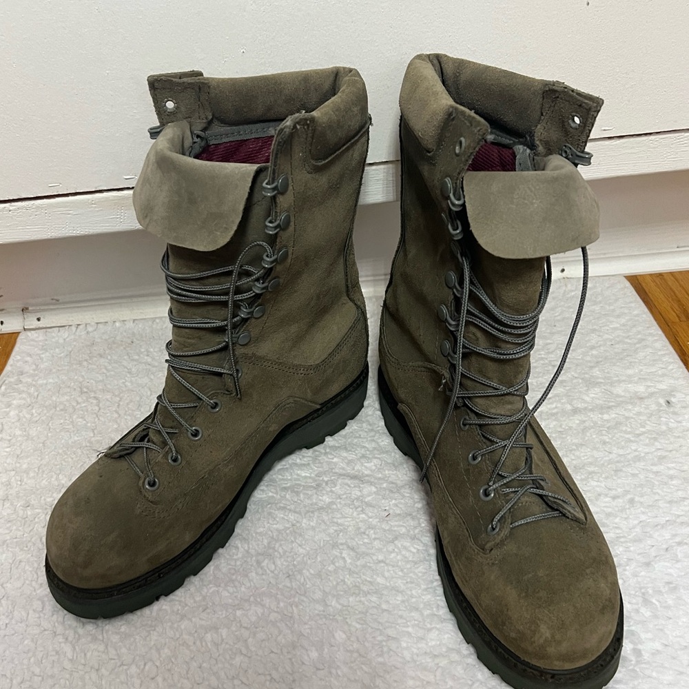 Boots SZ: (7M) ASTM F2413-05 M1/75 C/75EH Upper Leather Olive Green Tie Boots